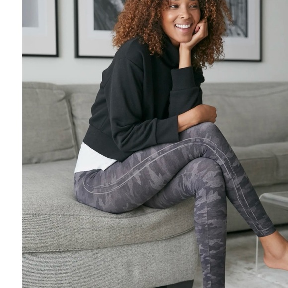 Spanx Look at Me Now Seamless Leggings Small - Picture 6 of 7